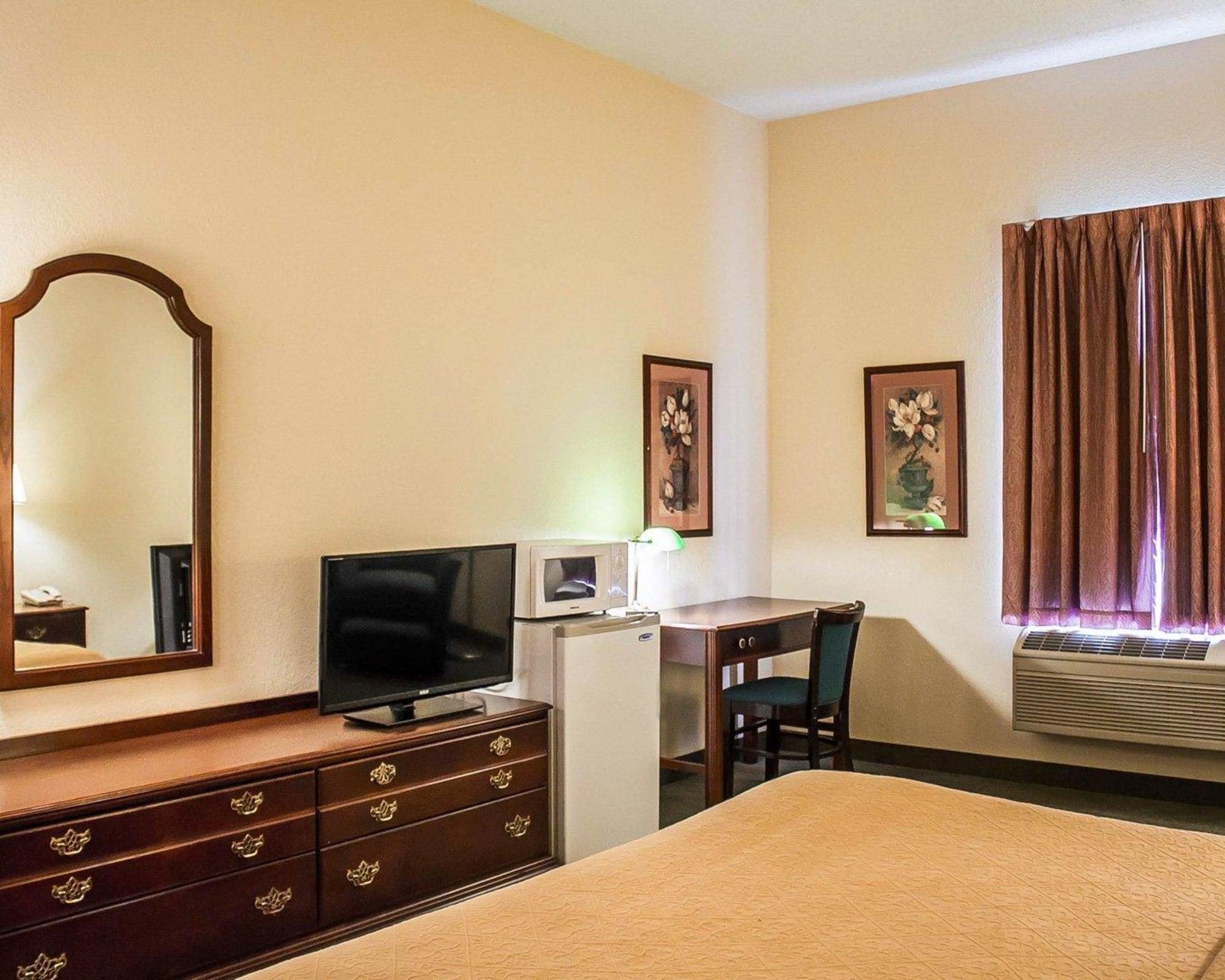 Quality Inn & Suites Bellville - Mansfield Luaran gambar