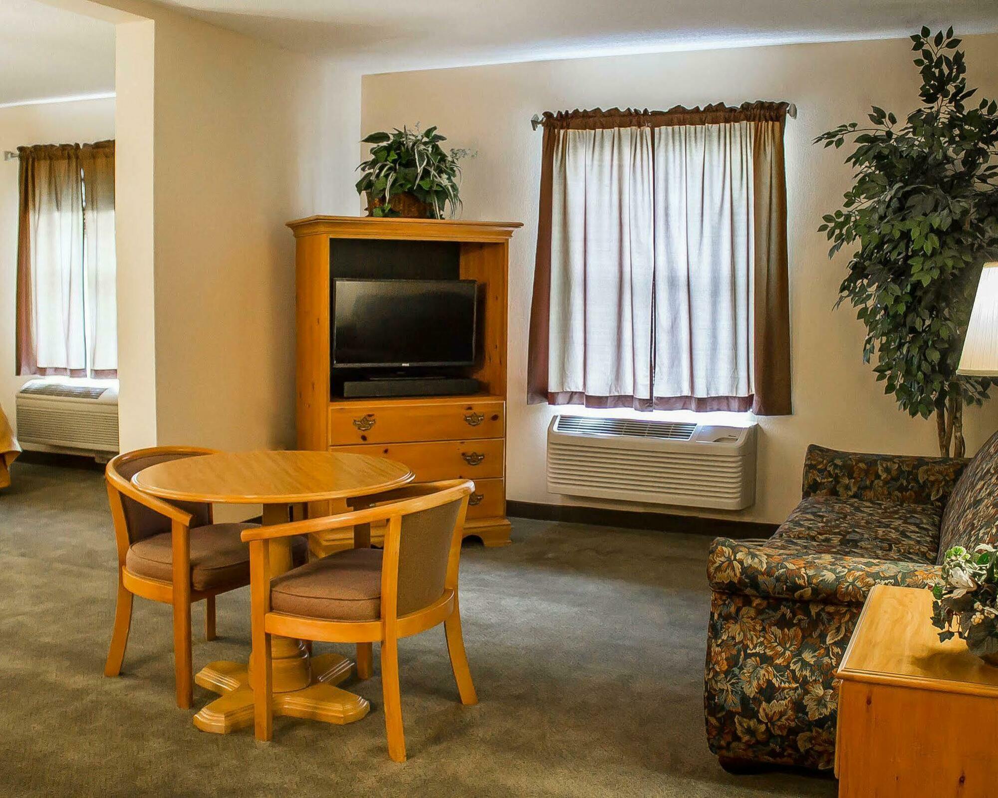 Quality Inn & Suites Bellville - Mansfield Luaran gambar